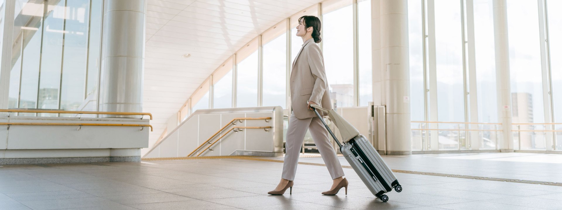 Lady with a luggage