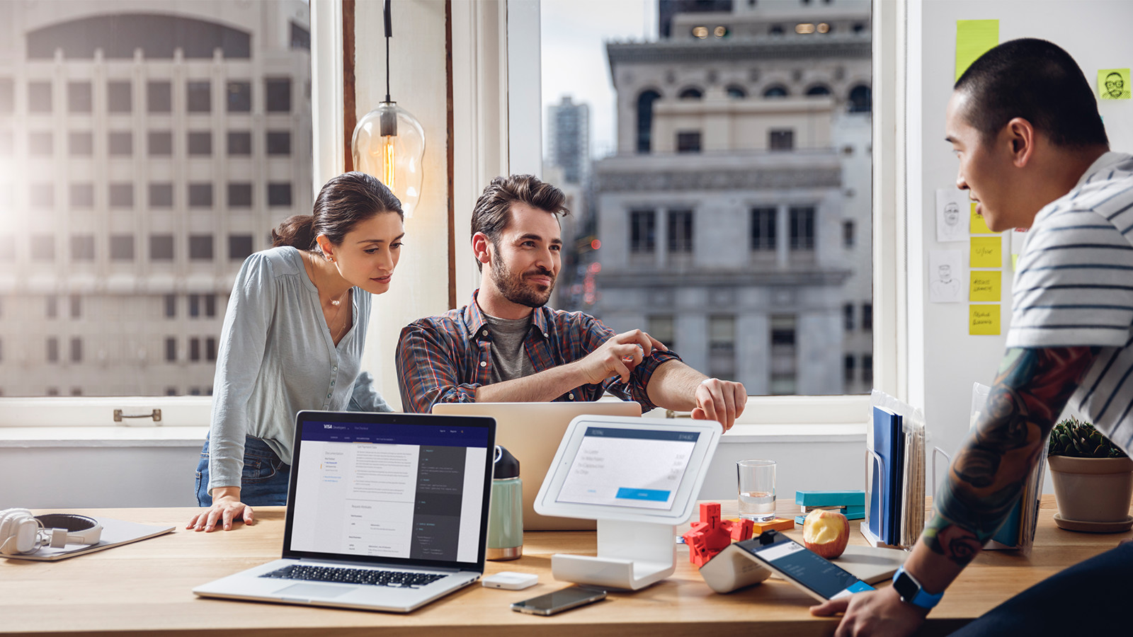 会議中の従業員