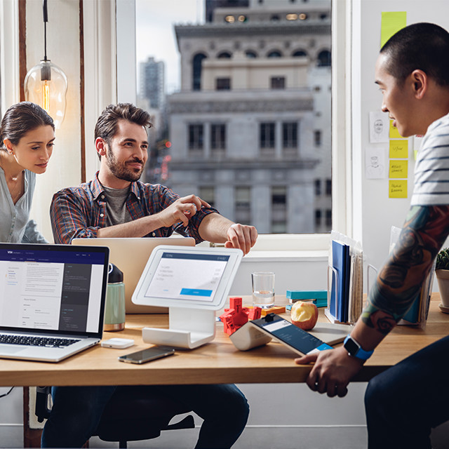 会議中の従業員