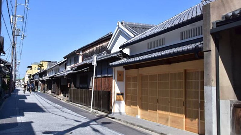 History and Culture of a Castle Town